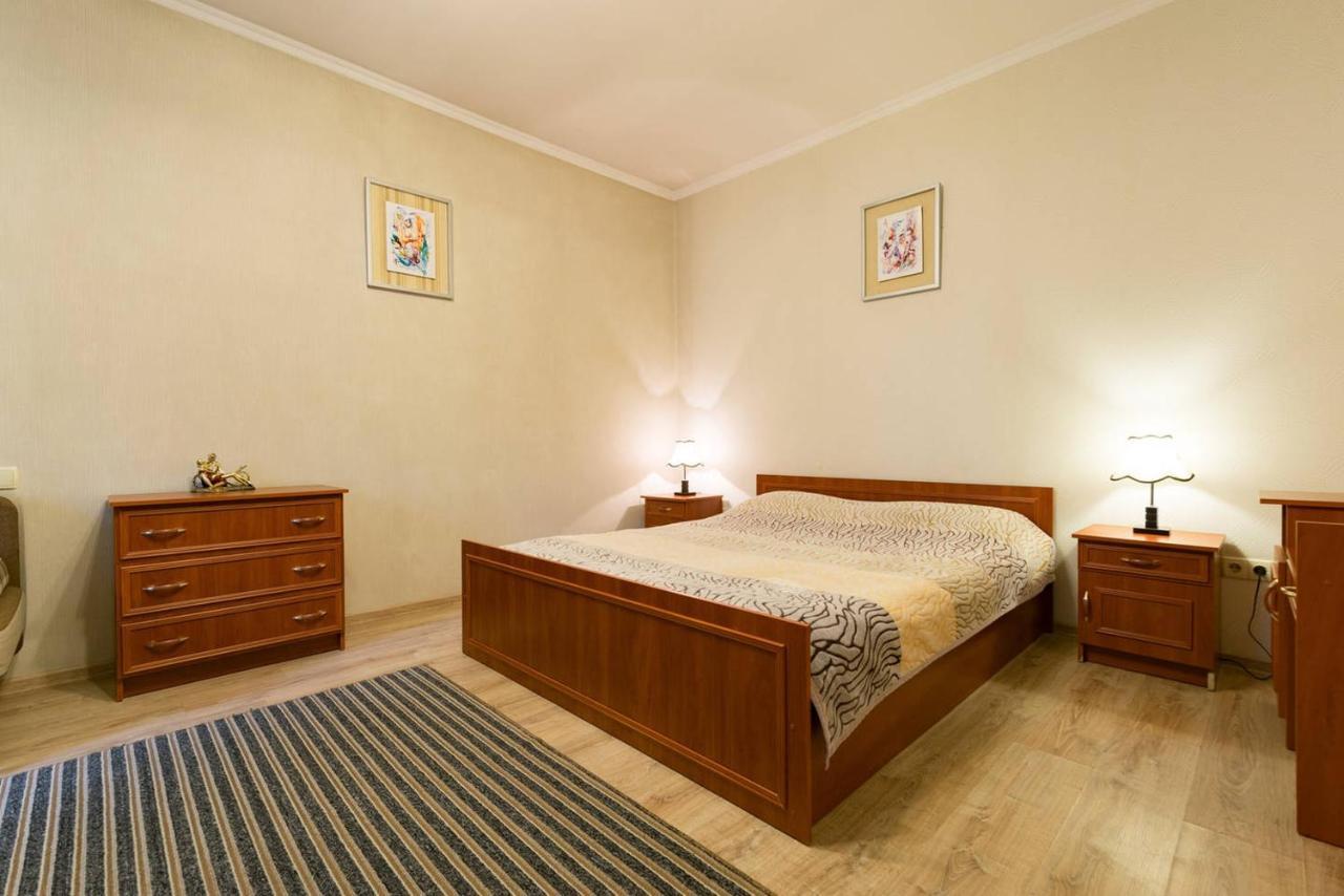 Nadezhda Apartment On Nauryzbay Batyra 37/1 Алма Ата Екстериор снимка