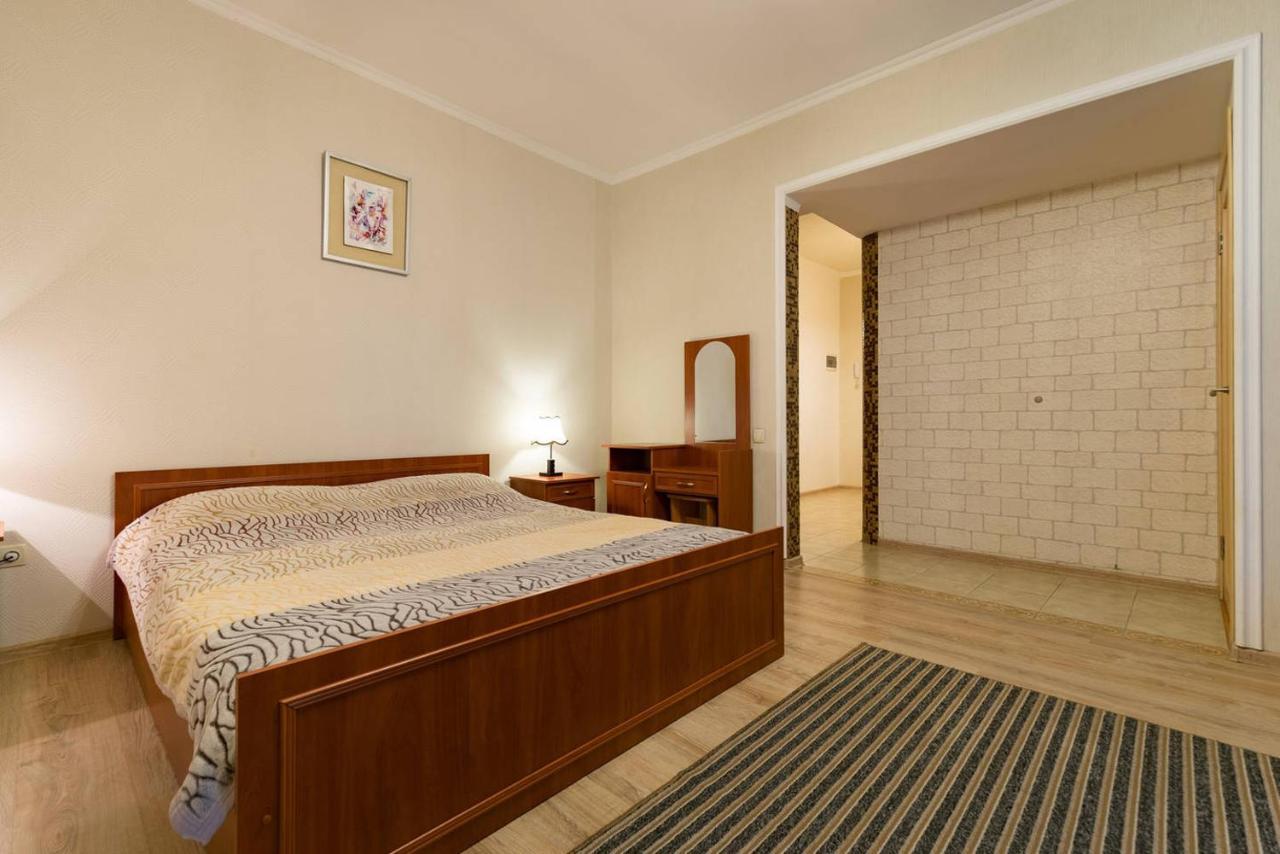 Nadezhda Apartment On Nauryzbay Batyra 37/1 Алма Ата Екстериор снимка