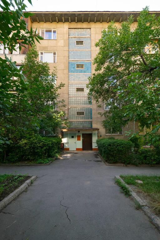 Nadezhda Apartment On Nauryzbay Batyra 37/1 Алма Ата Екстериор снимка